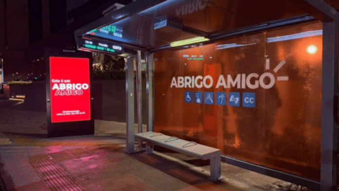 Sorocaba (SP) recebe apoio da iniciativa privada para ampliação do projeto que transforma pontos de ônibus em abrigos com atendimento remoto