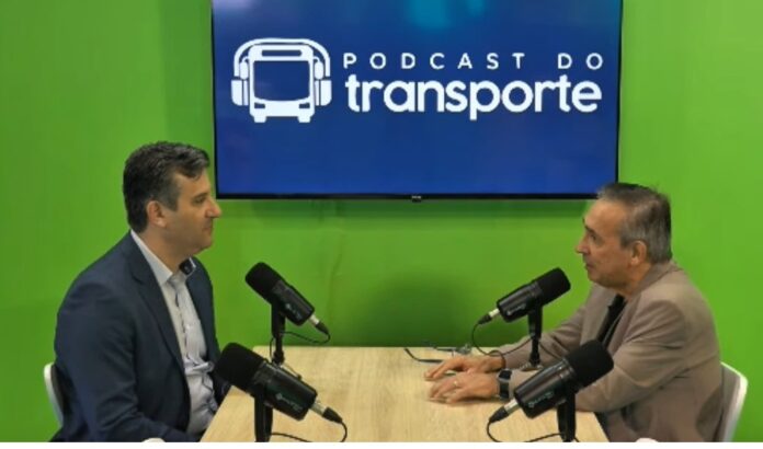 Transporte público precisava voltar ao centro do debate nacional, afirma Jorge Carrer, diretor da Volkswagen Caminhões e Ônibus