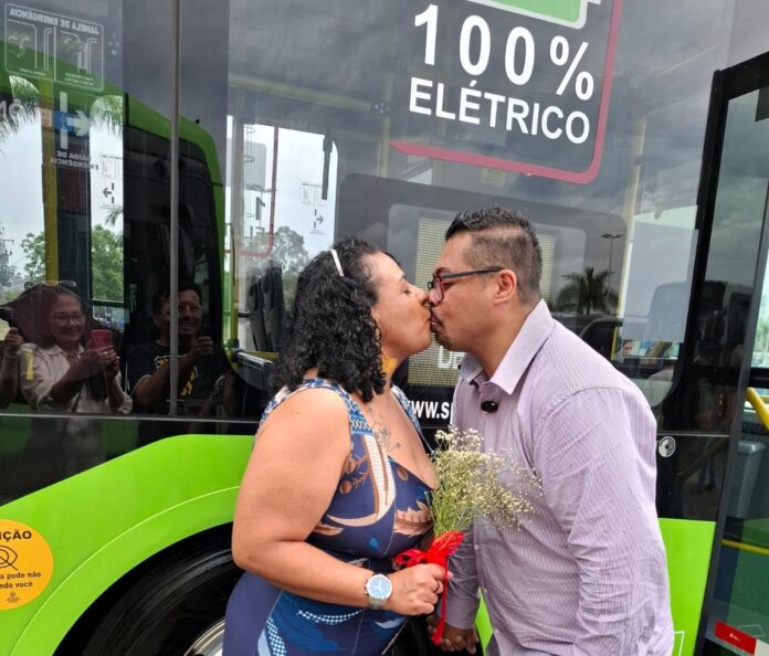 quando o amor dá o sinal verde no meio da Bus Brasil Fest