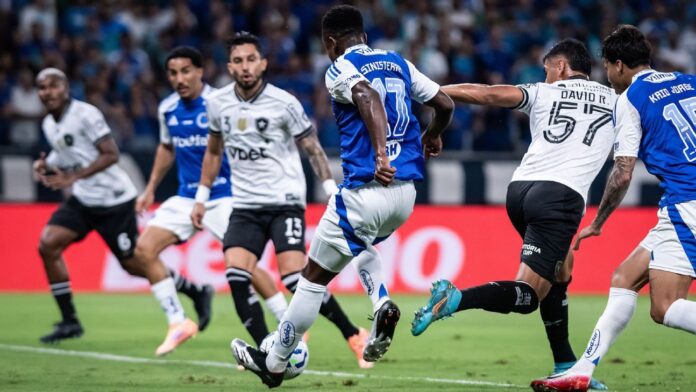 Botafogo busca empate com Cruzeiro nos acréscimos, e Palmeiras é vice-campeão brasileiro