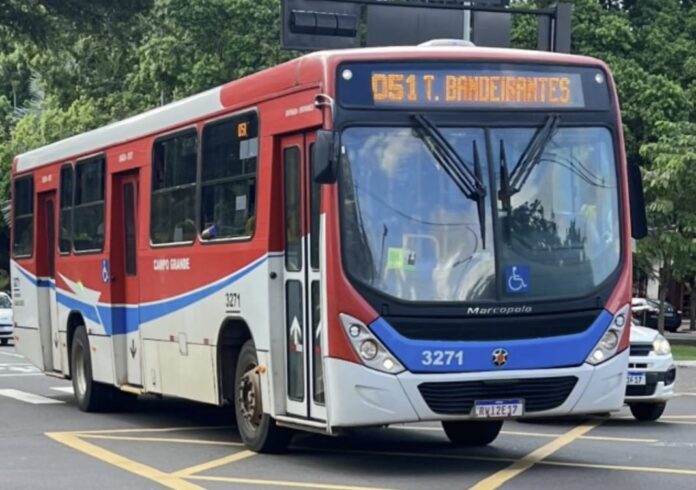 Campo Grande (MS) chega ao segundo dia de greve do transporte coletivo nesta terça-feira (16) com milhares de passageiros prejudicados