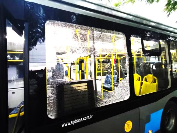 Com anúncios descumpridos, transição entre Transwolff e Sancetur e UPBus e Alfa é apontada como motivo de ataques e segue sem transparência