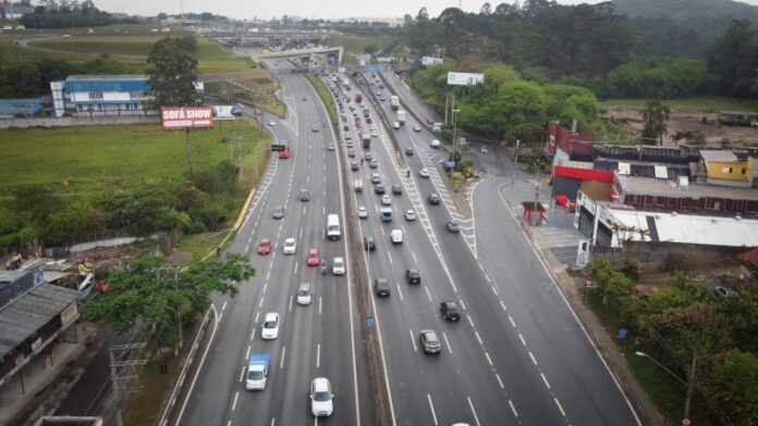 Concessionárias preveem fluxo de mais de 40 milhões de veículos nas rodovias do Estado de São Paulo durante feriados de Natal e Ano Novo
