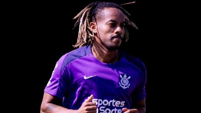 Corinthians se movimenta por renovação de Carrillo e estuda aumento a Martinez após brilho na Copa do Brasil