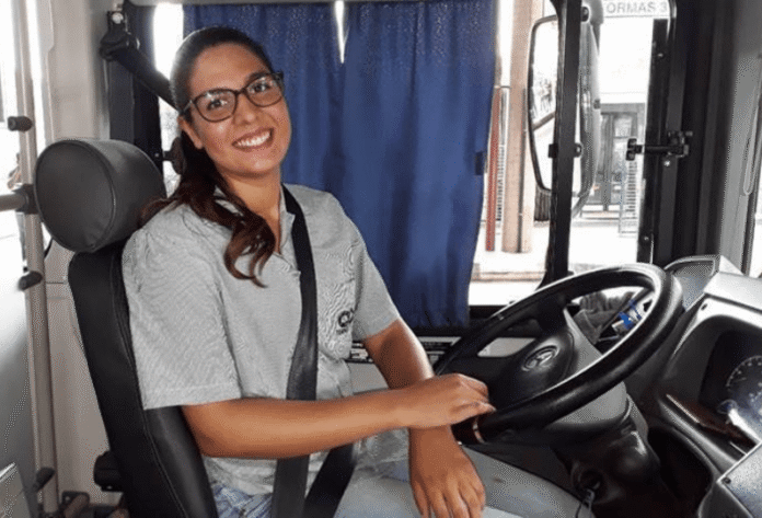 Debate no Rio de Janeiro expõe barreiras que limitam a presença feminina no transporte