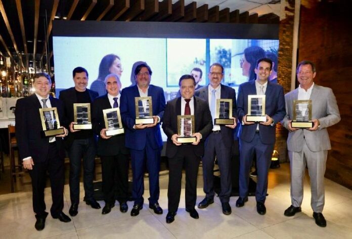 Empresas associadas à ABRATI são premiadas pela ANTT no transporte rodoviário