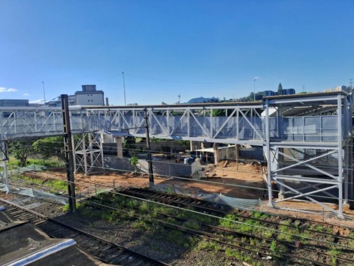Estação Domingos de Moraes da Linha 8-Diamante ganha nova passarela de acesso a partir desta segunda-feira (8)