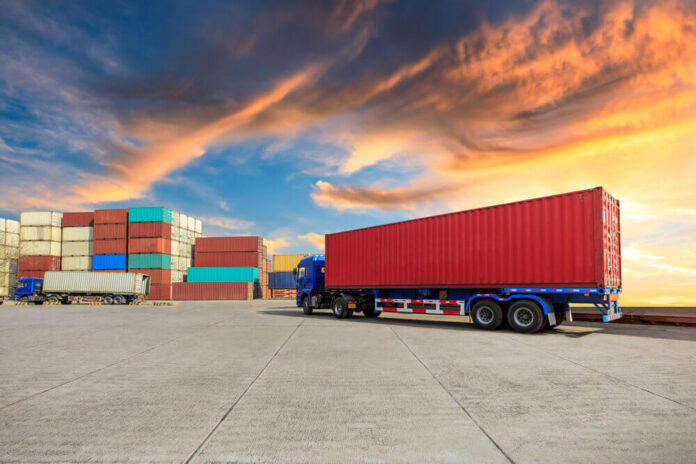 Frete rodoviário volta a subir em novembro após três meses de queda, aponta Edenred Repom