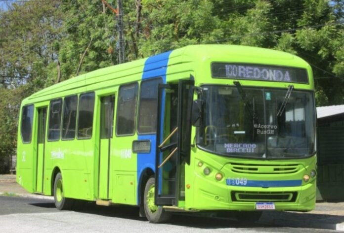 Greve do transporte coletivo em Teresina (PI) prejudica passageiros nesta segunda (22)