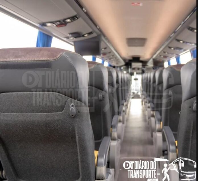 Marcopolo entrega G8 1200 de dois eixos com 60 lugares para fretamento