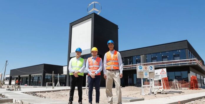 Mercedes-Benz Caminhões e Ônibus e Prefeitura de Zárate firmam parceria para promover desenvolvimento industrial e qualificação profissional