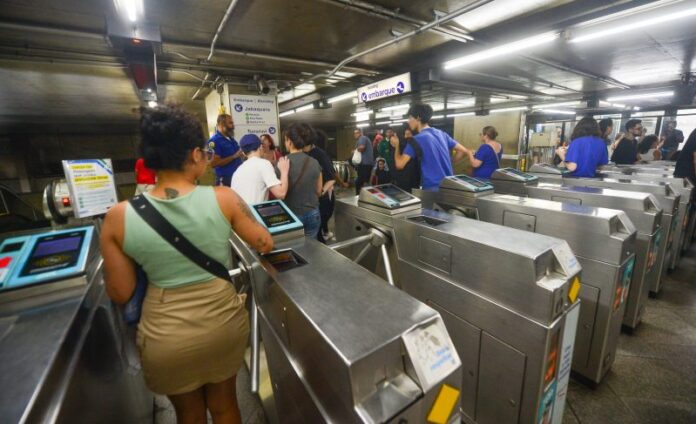 Nove dicas de segurança ao usar os Transportes Metropolitanos para as compras de fim de ano