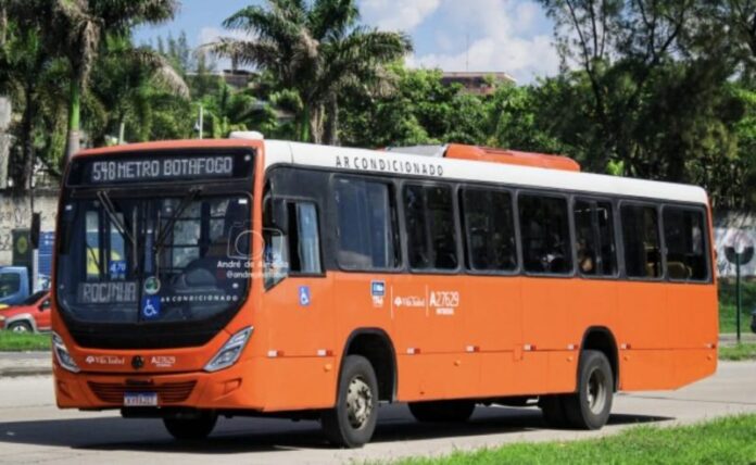 Ônibus da Vila Isabel e Real, do Rio de Janeiro, não circulam por falta de combustível na manhã desta segunda (29)