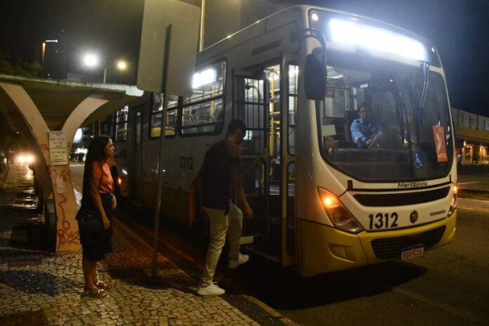 Ônibus de Natal (RN) têm horários alterados para absorver público do Natal em Ponta Negra