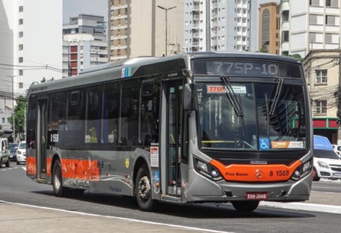 Prefeito Ricardo Nunes anuncia reajuste na tarifa dos ônibus municipais de São Paulo (SP) a partir de 06 de janeiro