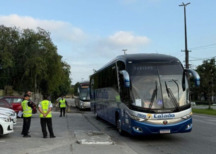 Prefeitura de Guarujá (SP) sanciona lei que prevê mudanças na entrada e circulação de ônibus de turismo vindos de outros municípios