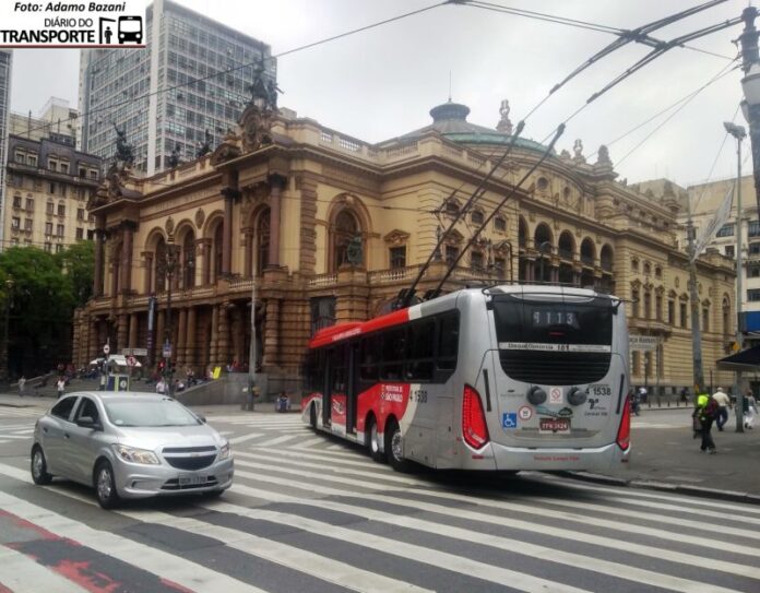 Prefeitura de São Paulo prorroga isenção do rodízio para profissionais da saúde até o fim de 2026