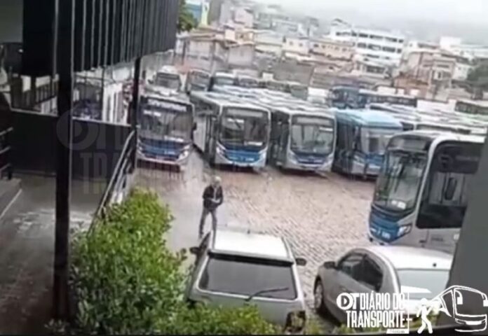 Prefeitura diz que está em dia com repasses às viações e critica paralisação surpresa para o usuário