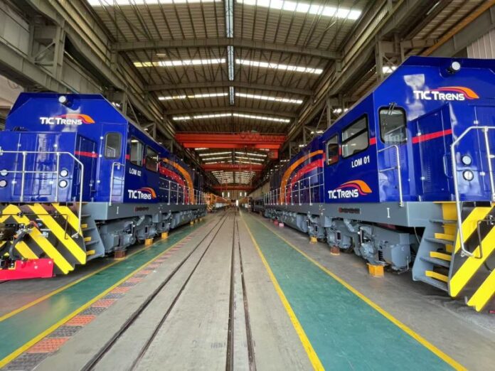 Primeiros veículos de manutenção da TIC Trens importados da China chegam ao pátio Lapa