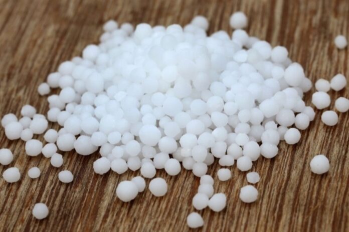 Queda de 18% no preço da ureia altera estratégia de compra de fertilizantes no Brasil