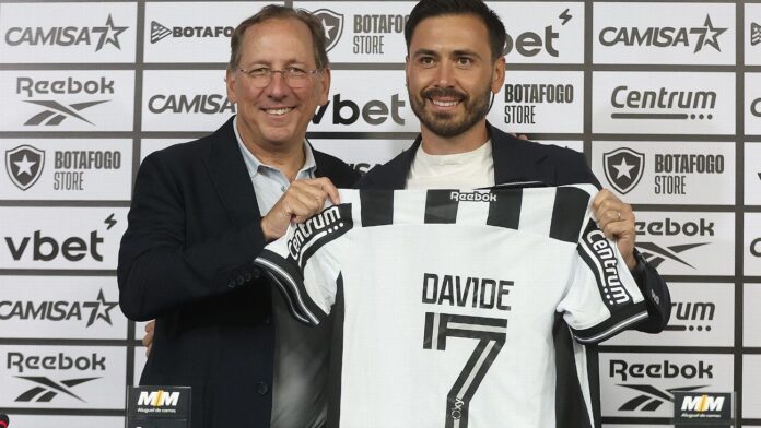 Textor admite divergência em saída de Ancelotti do Botafogo, mas elogia técnico: 'Trabalho marcante'