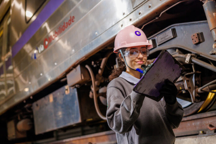ViaMobilidade e ViaQuatro abrem 20 vagas de aprendiz em manutenção afirmativa para mulheres