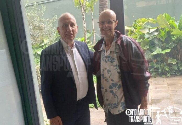 Volkswagen passa a oferecer consultoria e infraestrutura para ônibus elétricos, diz vice-presidente da marca