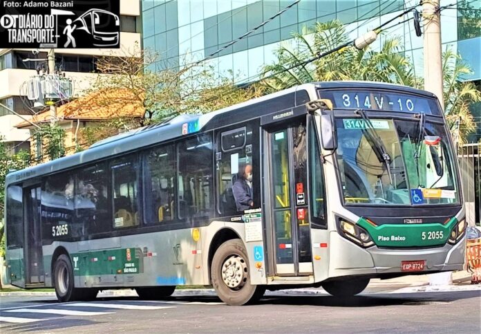Média diária de passageiros transportados nos ônibus da capital paulista cai 27% desde 2016, o que influencia em tarifas e subsídios maiores, diz SPTrans