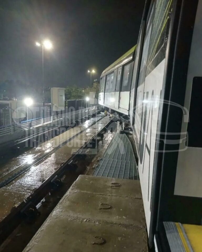 Passageiros do Aeromóvel do Aeroporto de Guarulhos (People Mover) são obrigados a desembarcar no meio do caminho e seguir na via elevada