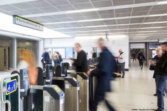 Londres investe cerca de 1,1 bilhão de dólares para modernizar e ampliar os meios de pagamento do transporte público