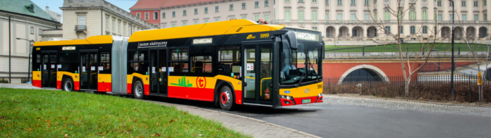 Varsóvia, na Polônia, renova frota com 120 ônibus articulados a diesel Solaris Urbino 18