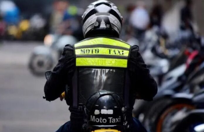 Alexandre de Morares suspende parte das regras de Nunes sobre mototáxi e chama decreto do prefeito de “proibição velada”