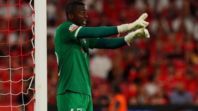 Andrew: Gil Vicente aceita oferta e libera goleiro para o Flamengo