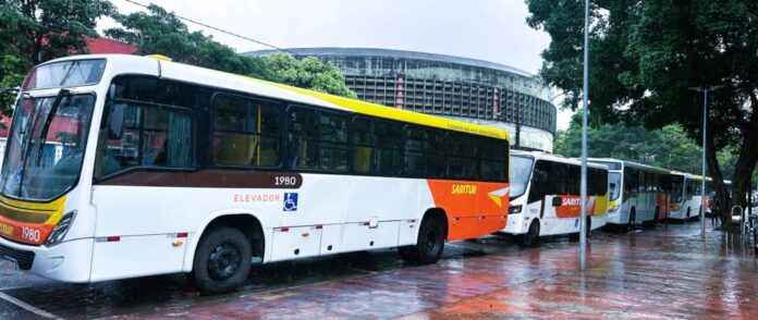 Após cobranças e CPI, Timóteo (MG) reforça frota do transporte coletivo com nove ônibus seminovos