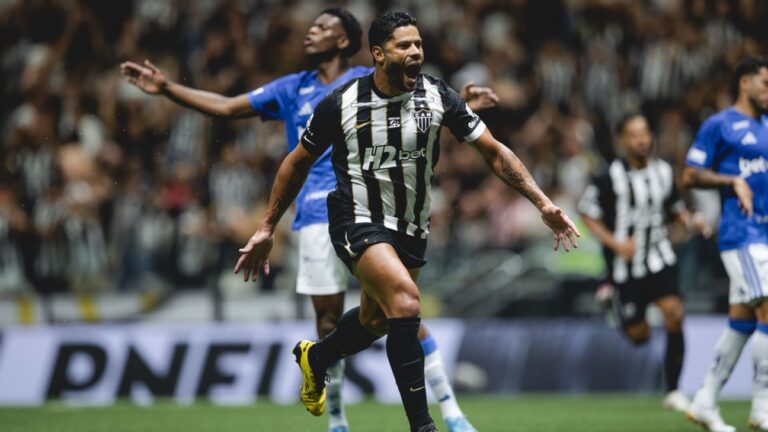 Atlético-MG supera polêmica com pênalti, vira sobre Cruzeiro com golaço de Hulk e vence a primeira em 2026