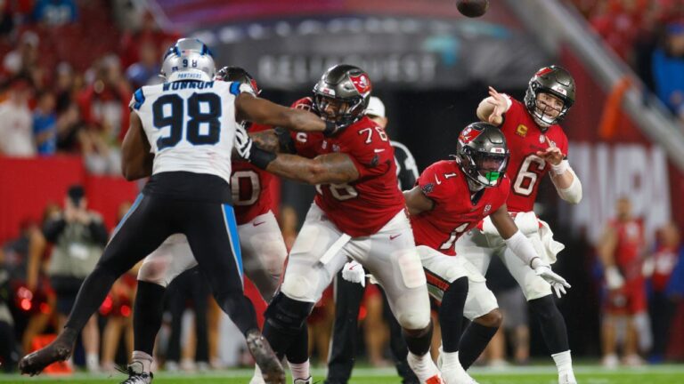 Bucs vencem os Panthers em jogo tenso e campeão da NFC Sul da NFL será decidido por rivais eliminados