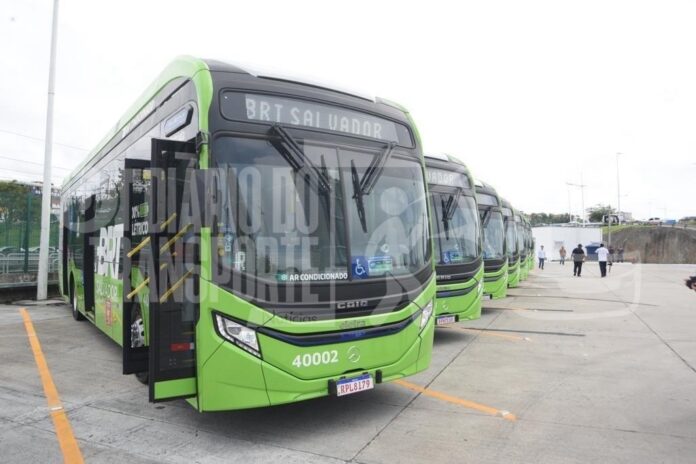 Com frota de ônibus elétricos brasileiros da Eletra, prefeitura de Salvador recebe premiação internacional do ITDP sobre mobilidade sustentável
