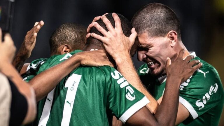 Com polêmica de arbritragem, Palmeiras passa pelo Vitória nos pênaltis e avança à 3ª fase da Copinha