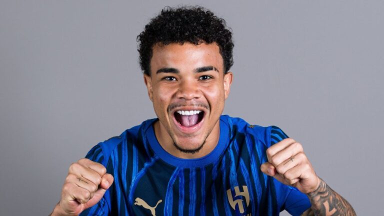 Corinthians encaminha a contratação do atacante Kaio César, do Al Hilal