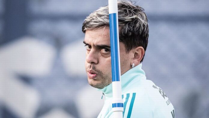 Corinthians encaminha rescisão de contrato com Fagner e projeta economia milionária