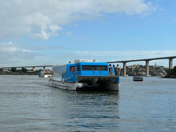 Embarcação Forno Grande, do Sistema Aquaviário da Grande Vitória (ES), completa viagem inaugural nesta quarta-feira (14)