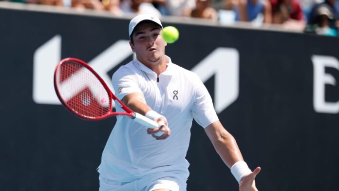 João Fonseca é dominado, perde para Spizzirri e está eliminado do Australian Open