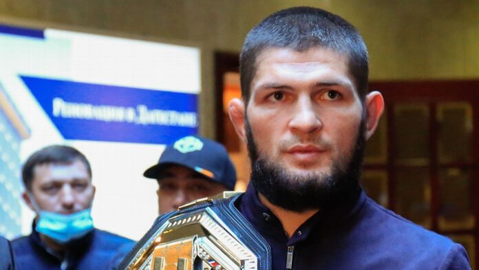 Khabib Nurmagomedov recebe passe de Ronaldo Fenômeno e se derrete: 'Meu herói de infância'
