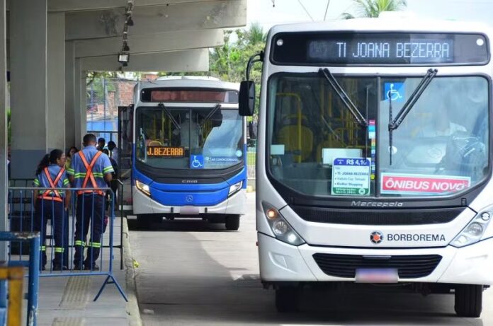 Ministério Público de Pernambuco verifica supostas irregularidades em reunião que determinou reajuste da tarifa de ônibus no Grande Recife (PE)