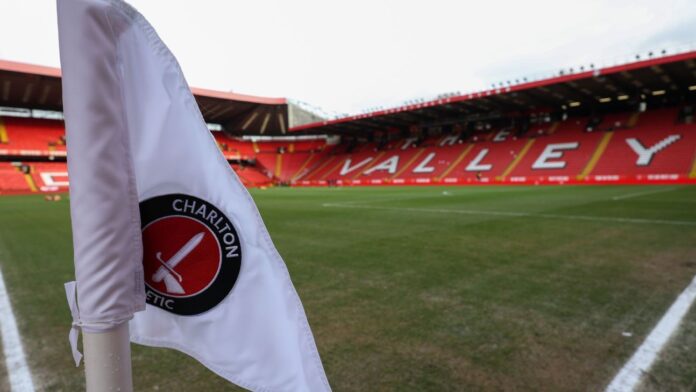 O estádio construído pela própria torcida que recebe Chelsea de Estêvão e o que assistir no Disney+