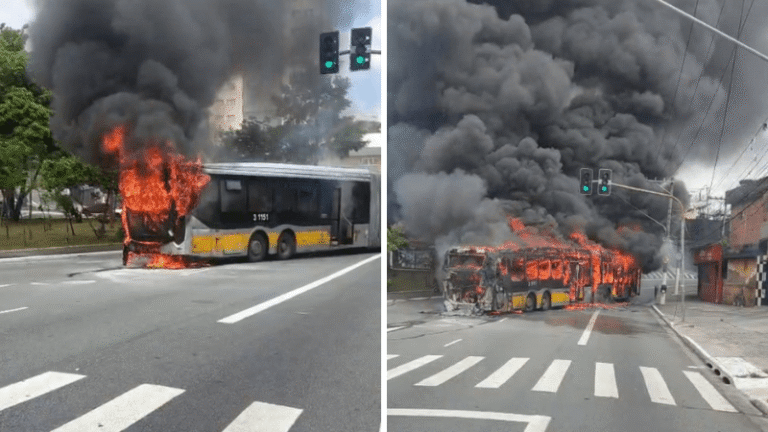 Ônibus articulado municipal de São Paulo é destruído por incêndio na Zona Leste neste domingo (25)