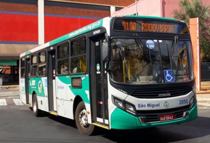 Paralisação parcial deixa bairros de Uberlândia (MG) sem ônibus nesta terça-feira (13)