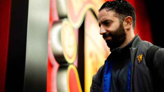 Ruben Amorim perde a paciência, diz que não veio ser técnico no United e dispara até contra lenda