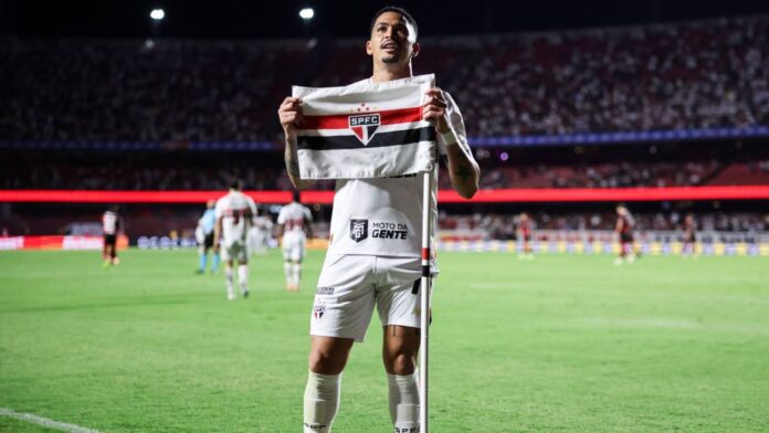 São Paulo vira sobre Flamengo na estreia do Brasileirão, ameniza crise e deixa rival pressionado para Supercopa do Brasil