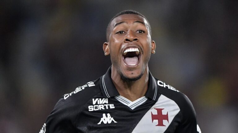 Time da Premier League entra na briga por Rayan e está disposto a pagar quase R$ 220 milhões por atacante do Vasco